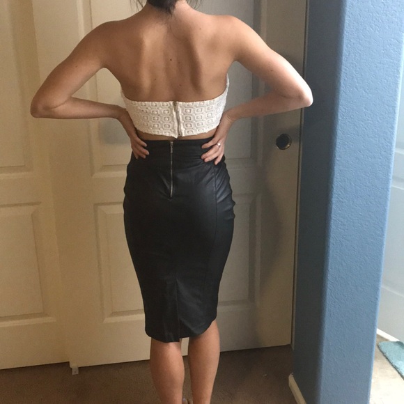 Faux leather skirt - Picture 2 of 2